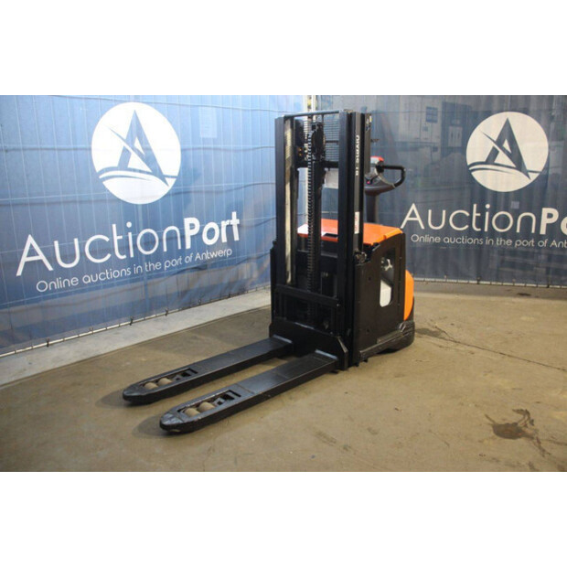 2020 Toyota SWE200D-44904252