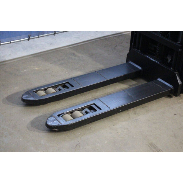 2020 Toyota SWE200D-44904253