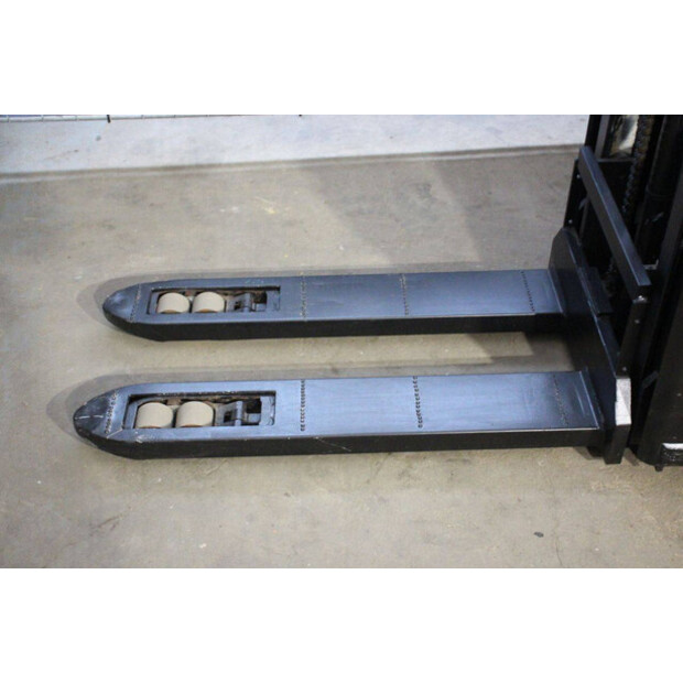 2020 Toyota SWE200D-44904254