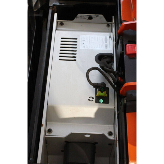 2020 Toyota SWE200D-44904256