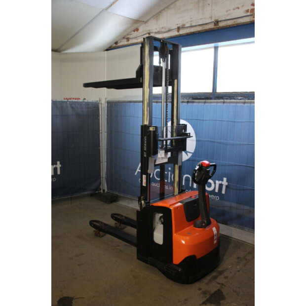 2020 Toyota SWE200D-44904265