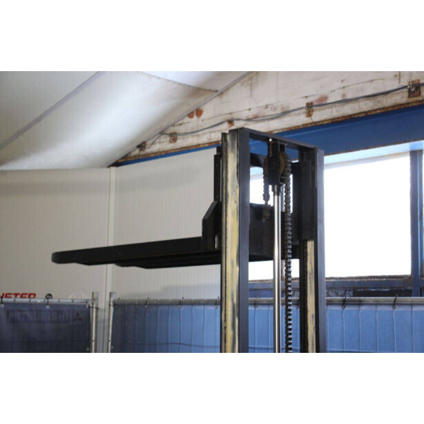 2020 Toyota SWE200D-44904266