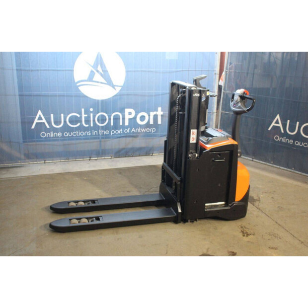 2020 Toyota SWE200D-44904268