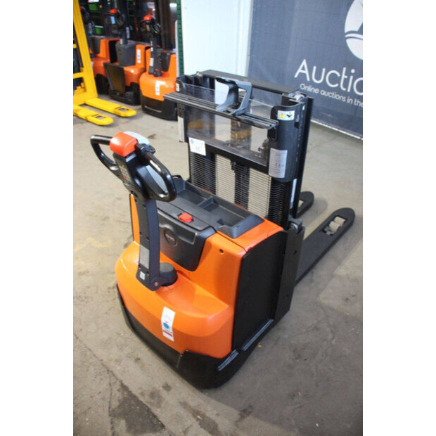 2020 Toyota SWE200D-44904272