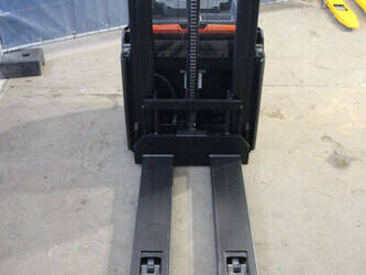 2020-toyota-swe200d-1404363-44904274