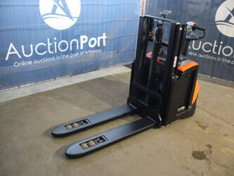 2020-toyota-swe200d-1404363-44904275