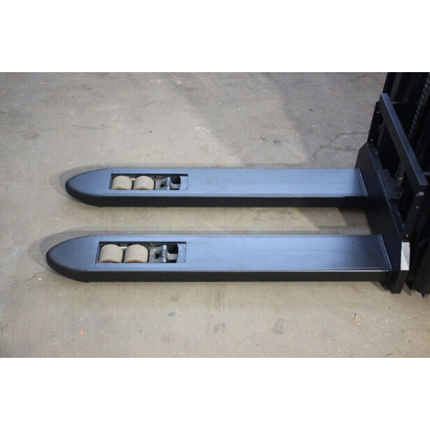 2020 Toyota SWE200D-44904277