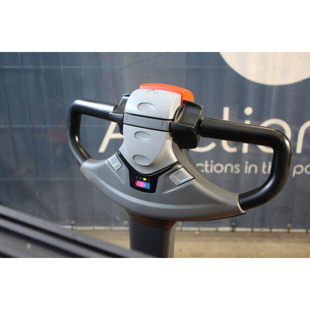 2020 Toyota SWE200D-44904281