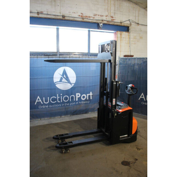 2020 Toyota SWE200D-44904288