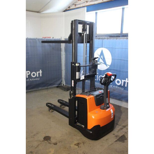 2020 Toyota SWE200D-44904290