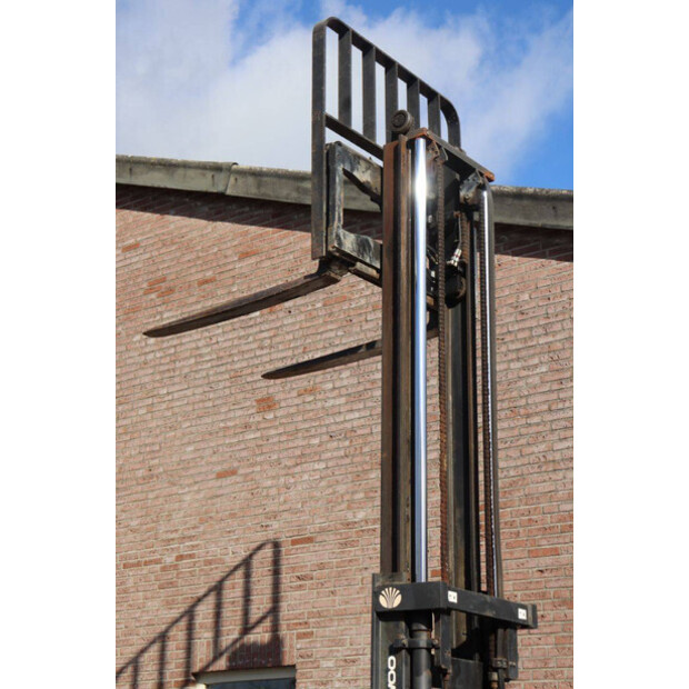 2000 Daewoo D30S-3-44904558