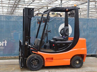 Image de ENGINS DE LEVAGE 2025 Nycheki CPD-20 À vendre à Belgique