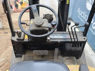 1991-yale-gdp30tee2030-44904995