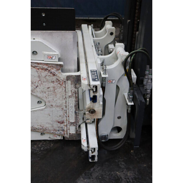 2020 Still RX60-25-44905188