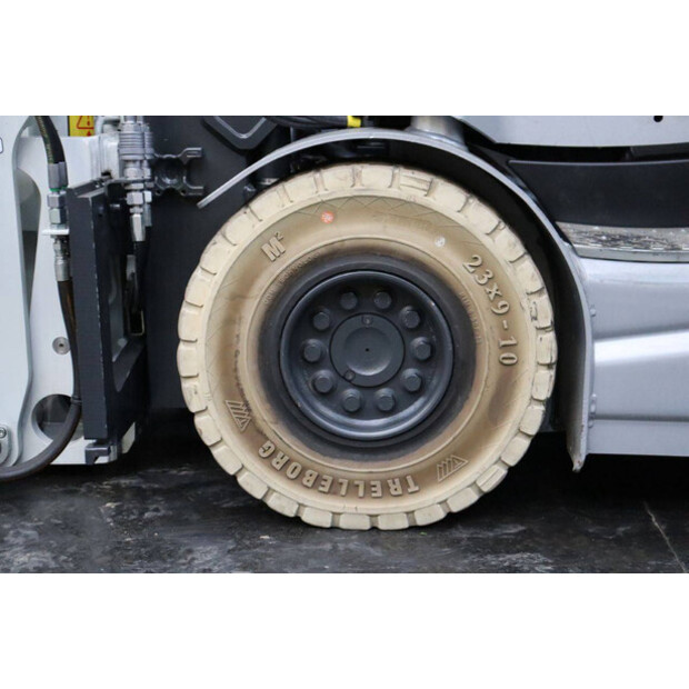 2020 Still RX60-25-44905195