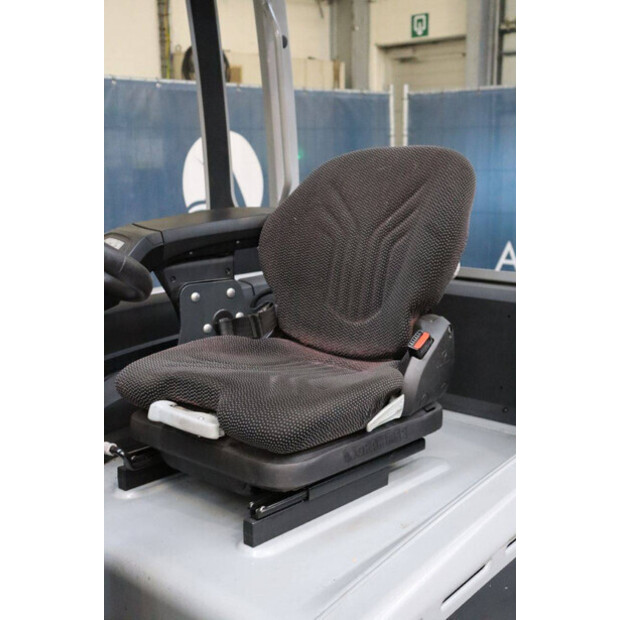 2020 Still RX60-25-44905205