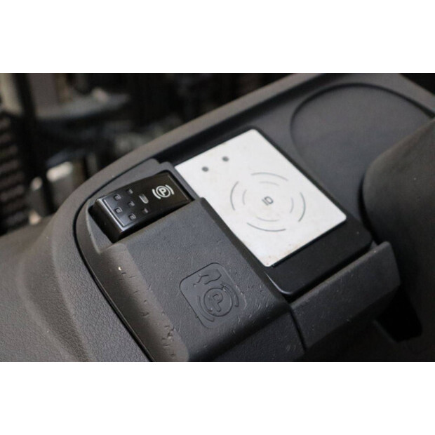 2020 Still RX60-25-44905207