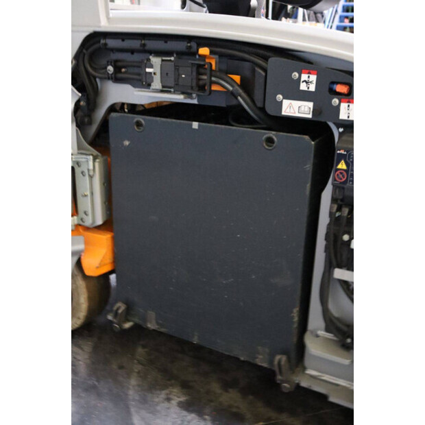 2020 Still RX60-25-44905215