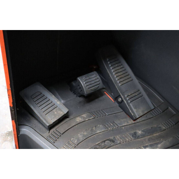 2012 BT BRE 140E-44905257