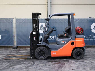 2024-toyota-02-8fgf20-44905271