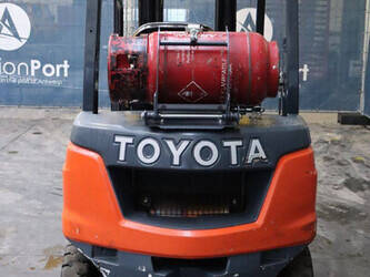 2024-toyota-02-8fgf20-44905274