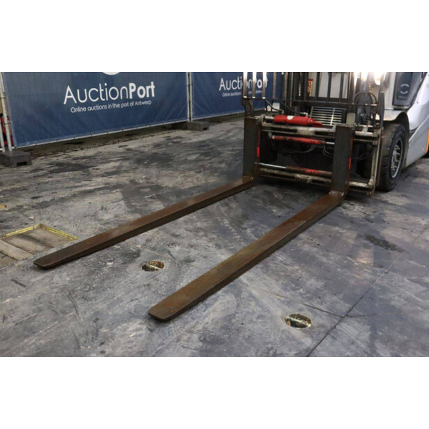 2019 Still RX70-40-44905358