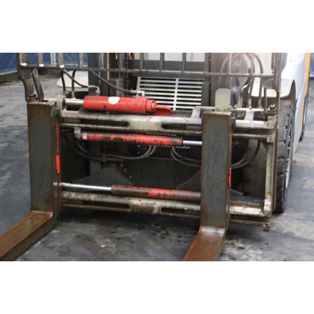 2019 Still RX70-40-44905359