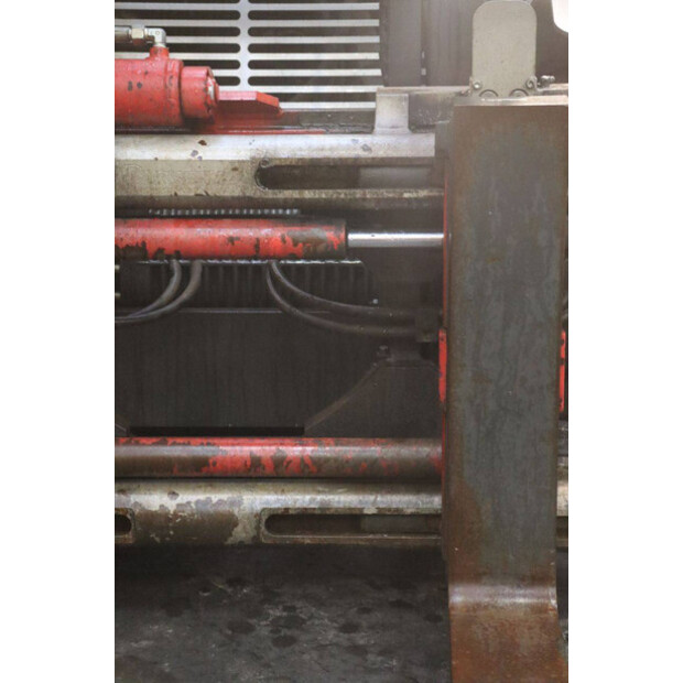 2019 Still RX70-40-44905360