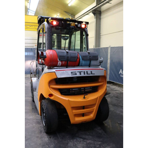 2019 Still RX70-40-44905369