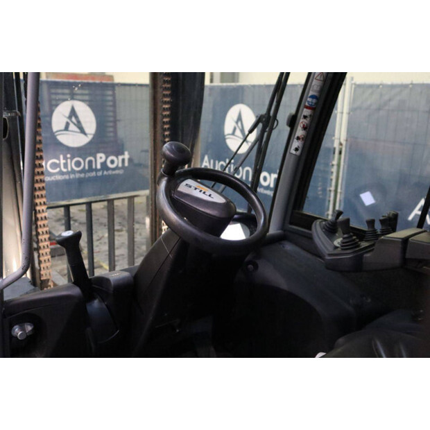 2019 Still RX70-40-44905378