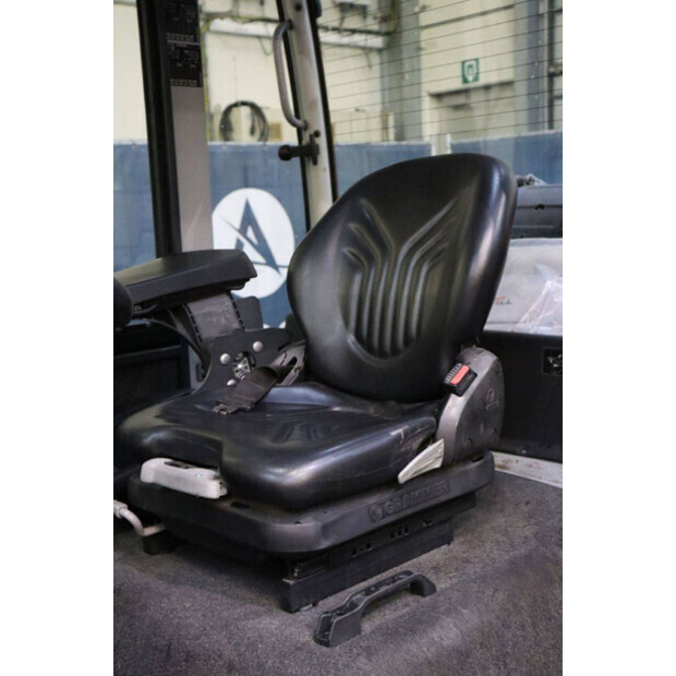 2019 Still RX70-40-44905379