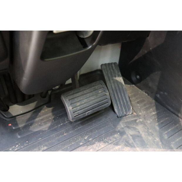 2019 Still RX70-40-44905380