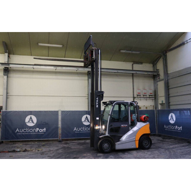 2019 Still RX70-40-44905389