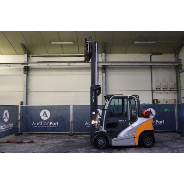 2019 Still RX70-40-44905390