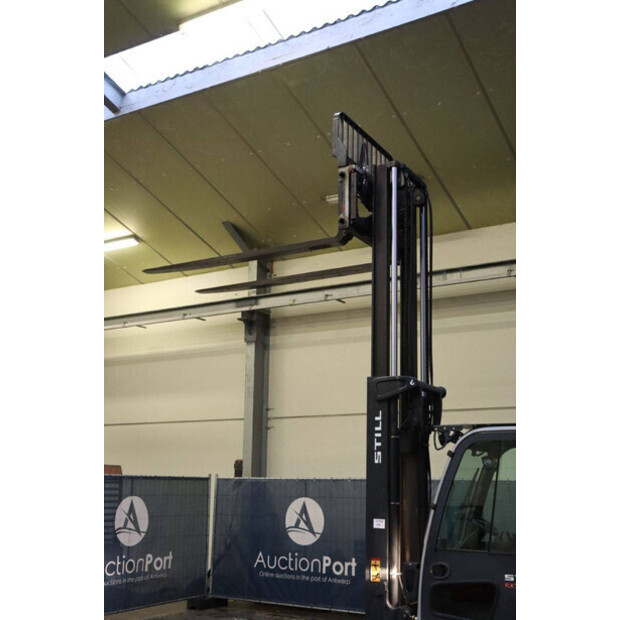 2019 Still RX70-40-44905392