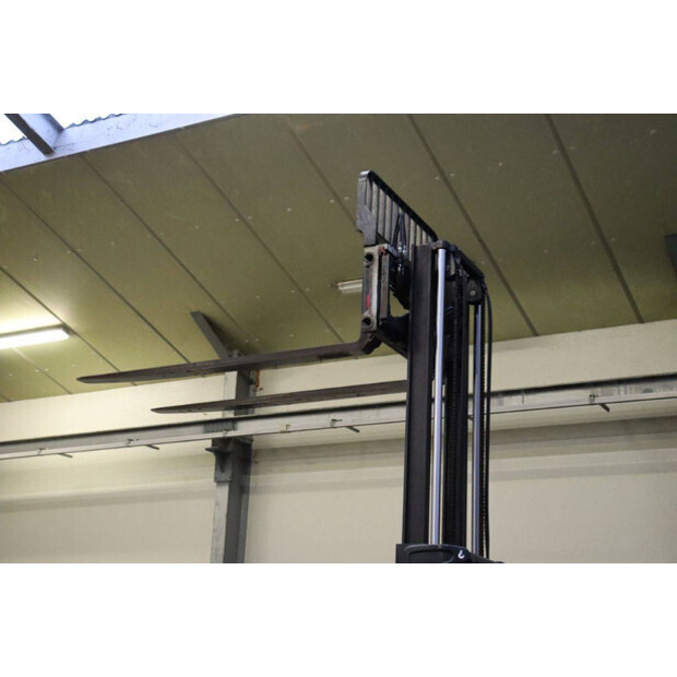 2019 Still RX70-40-44905393