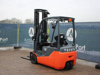 2010-toyota-8fbet16-1404413-44905879