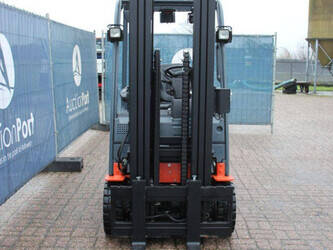 2010-toyota-8fbet16-1404413-44905883