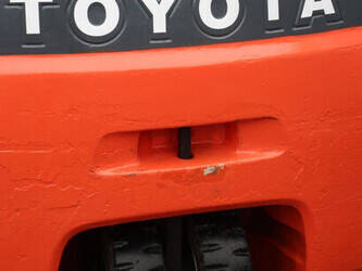 2010-toyota-8fbet16-1404413-44905891