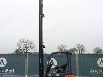 2010-toyota-8fbet16-1404413-44905904