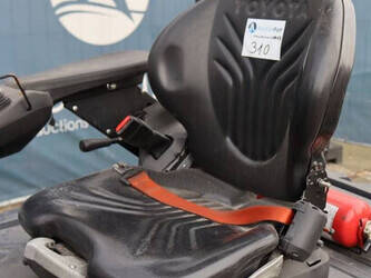 2021-toyota-8fbe18t-1404439-44906653