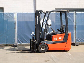 Image de CHARIOTS ÉLÉVATEURS 2001 Jungheinrich Model 18