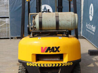 2017-vmax-cpqyd25-1404452-44907106