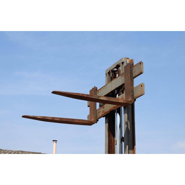 1977 ليندي H40T-44907399