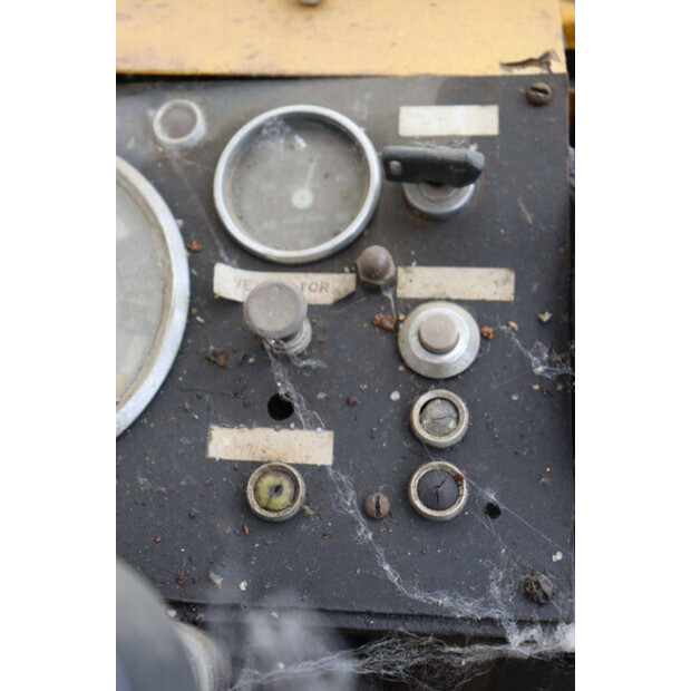 ال ام في 10 DC RORO-44907549