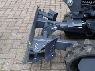 2020-eurotrac-he18-1404472-44907843