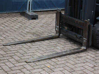 2015-linde-e25-01-1404478-44908120