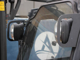 2015-linde-e25-01-1404478-44908124