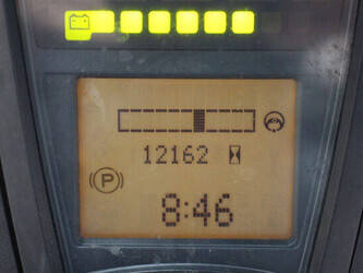 2015-linde-e25-01-1404478-44908137