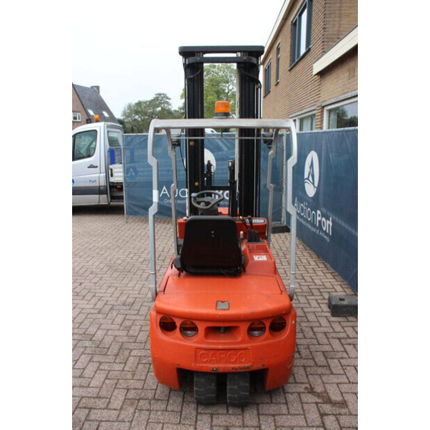 2005 BT CB15T-44908279